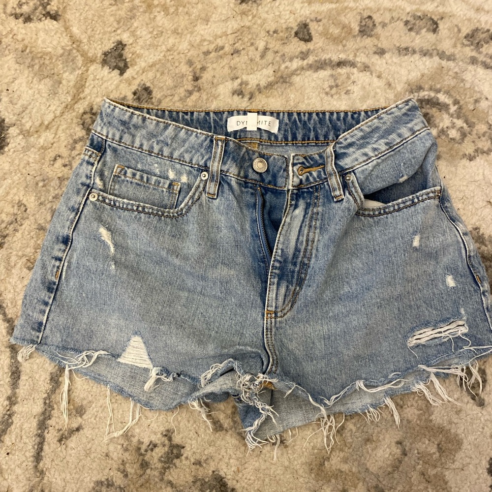 Dynamite Size 26 Denim cutoff shorts light wash - Picture 2 of 5